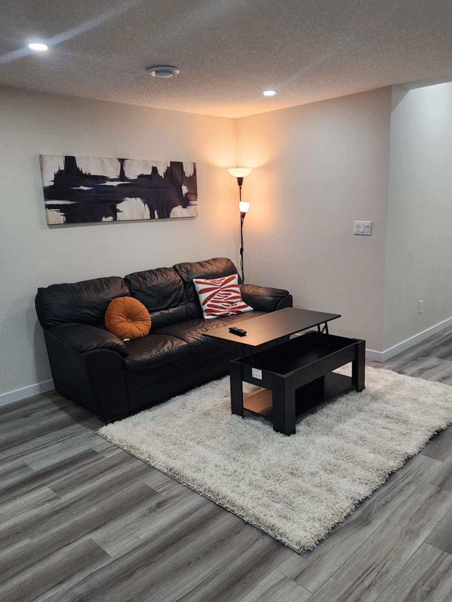 Trendy 2-Bed Oasis Awaits! Apartment คาลการี ภายนอก รูปภาพ